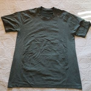 Lululemon Metal Vent Short Sleeve